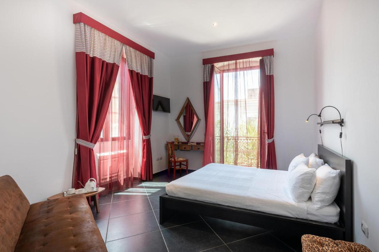 برينديسي Maria Vittoria Charming Rooms And Apartments المظهر الخارجي الصورة