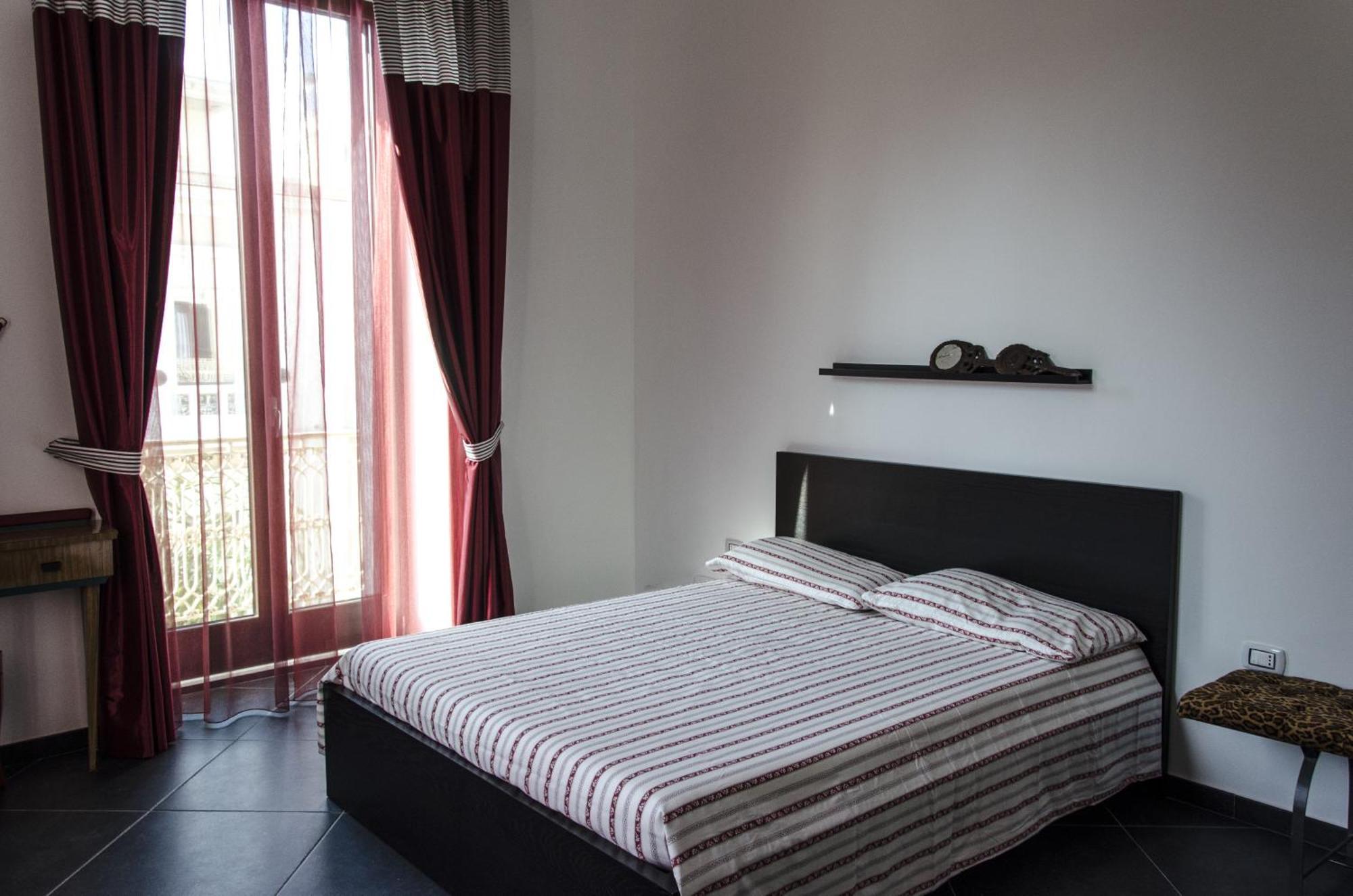 برينديسي Maria Vittoria Charming Rooms And Apartments الغرفة الصورة