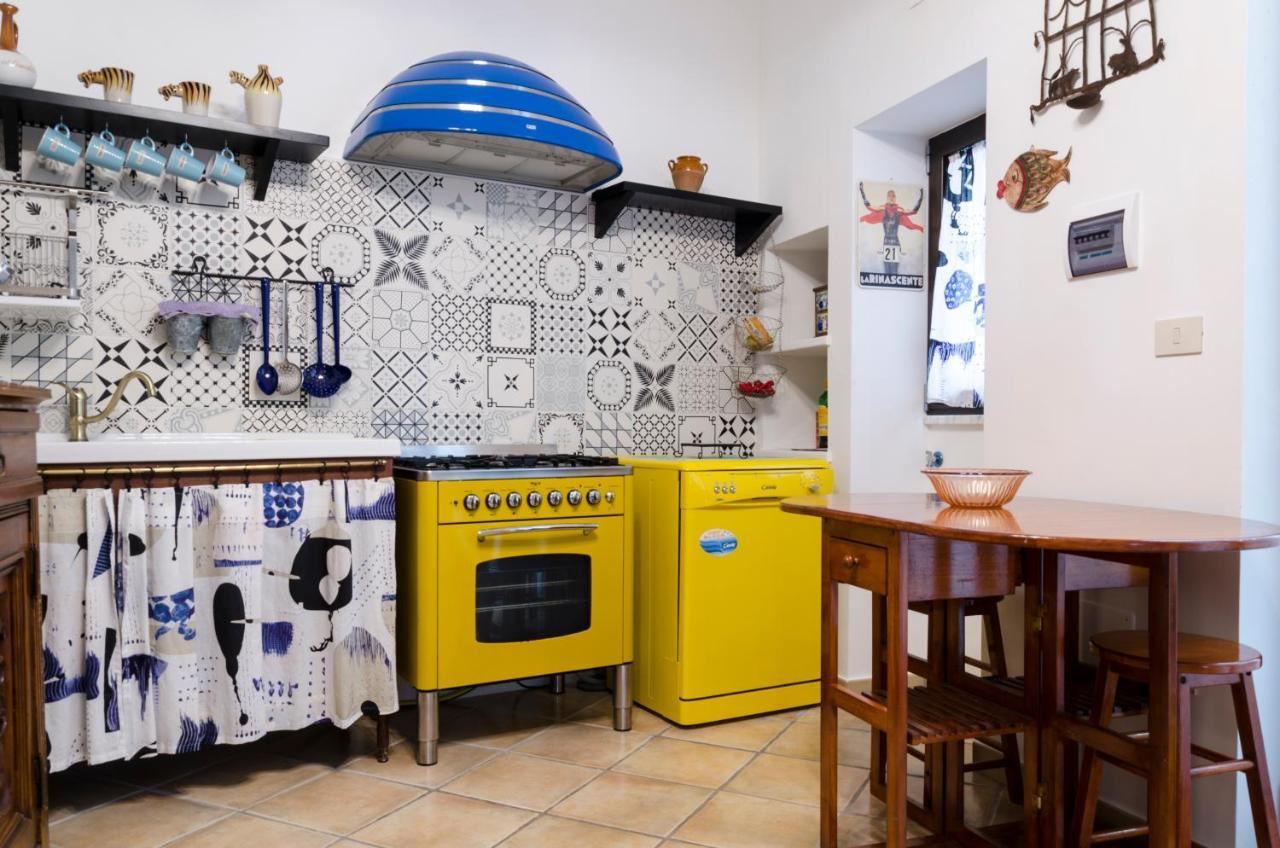 برينديسي Maria Vittoria Charming Rooms And Apartments المظهر الخارجي الصورة